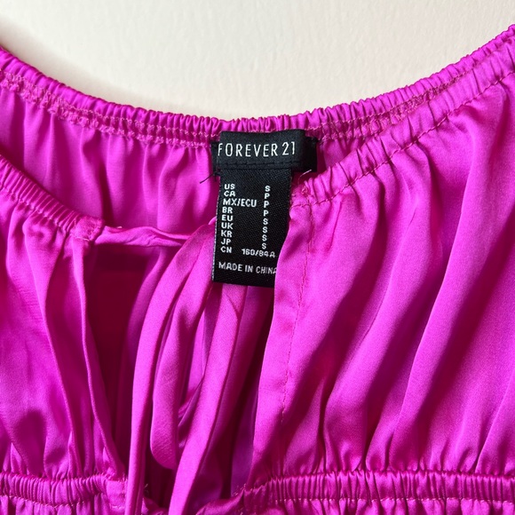 Tie in the front Forever 21 crop top - Picture 3 of 3